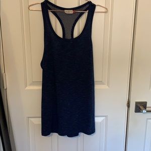 women’s workout tank top